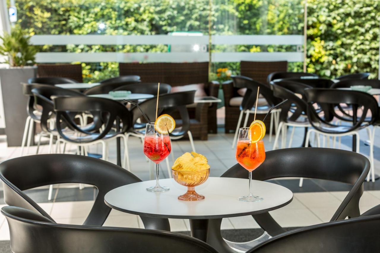 Hotel & Aparthotel Carinthia S Lido di Jesolo Buitenkant foto