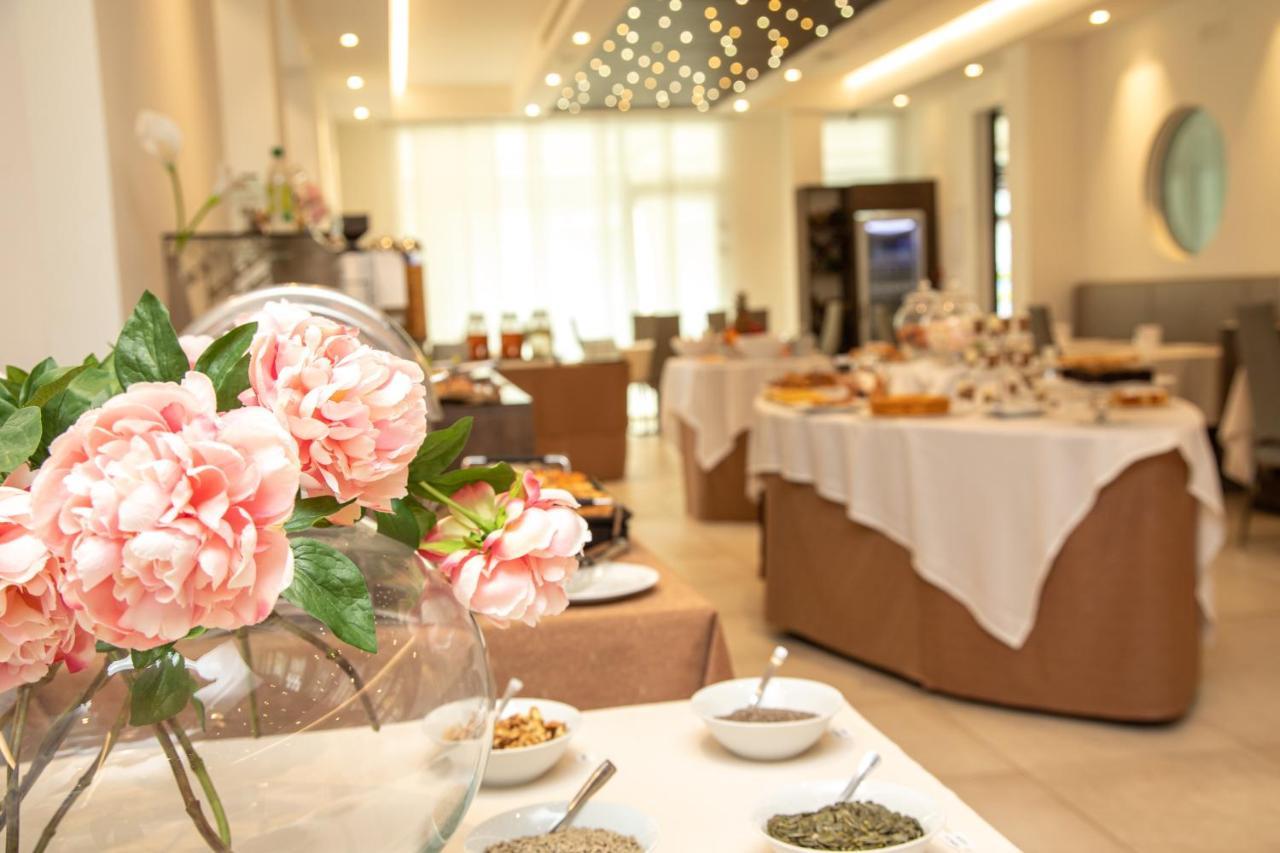 Hotel & Aparthotel Carinthia S Lido di Jesolo Buitenkant foto