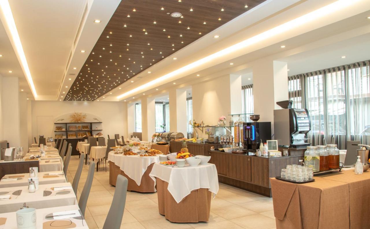Hotel & Aparthotel Carinthia S Lido di Jesolo Buitenkant foto