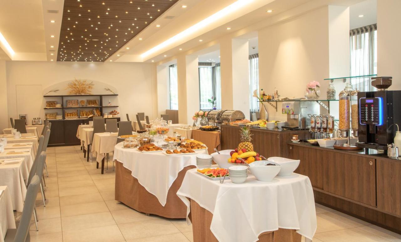 Hotel & Aparthotel Carinthia S Lido di Jesolo Buitenkant foto