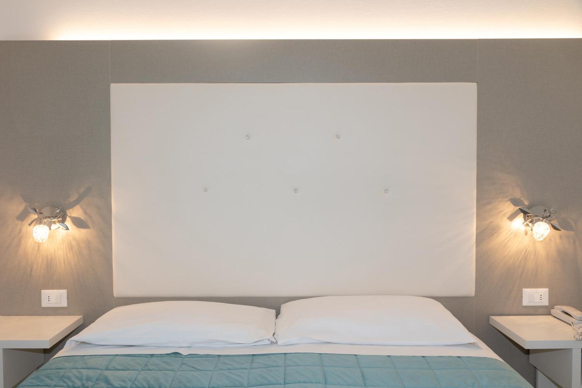 Hotel & Aparthotel Carinthia S Lido di Jesolo Buitenkant foto